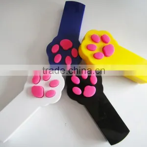Winod Cat Paw Shape Laser Beam WIN-1923 Black Paw Luggage Blister Packing Laser Pointer on off Switch thumbnail-4