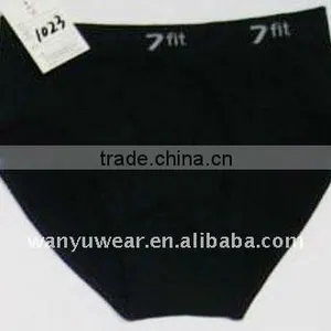 Black Seamless Man Underwear Briefs thumbnail-1