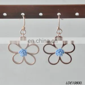 Fashionable and Simple Hollow Flower and Acrylic Flower Drop Earring thumbnail-2
