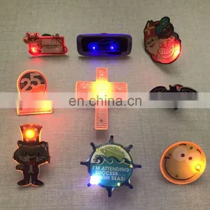 2017 Popular New Product Party Gift Led Pin Badge thumbnail-3