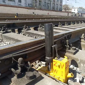 Hydraulic Railway Track Jack for Rail Lifting and Lining thumbnail-2