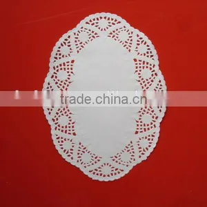 Decorative Oval Paper Doily thumbnail-1
