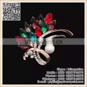 Color Crystal Diamond Cereals Brooch Big Pearl Brooch Pin thumbnail-1