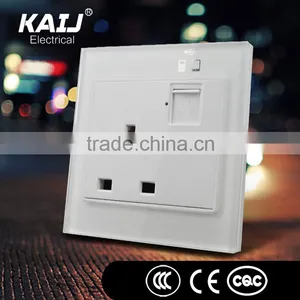 Wall Mounted British Standard 3 Pin Wall Socket With Network Outlet thumbnail-5