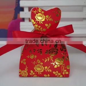 Bride and Groom Wedding Favor Box thumbnail-2