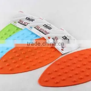 Heat Resistant Silicone Iron Rest Mat Silicone Iron Stand thumbnail-1