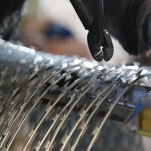 Hot-Dipped Galvanized or PVC Coated Razor Blade Wire for Secure Fencing thumbnail-1