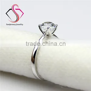 Round Brilliant Cut Moissanite Solitaire 4 Prong 1 Carat 6.5mm Center 14k White Yellow Gold Diamond Engagement Ring thumbnail-4