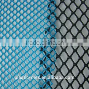 Extruding Flat Polyethylene Nets for Separation and Protection thumbnail-4