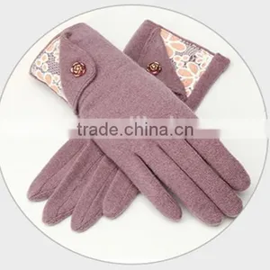 Elegant Lace Design Touch Screen Gloves For Smartphone/Laptop/ipad thumbnail-5