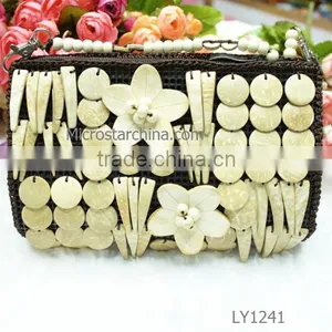 2016 New Designs in Stock Wholesale Coconut Shell Handbag Quality Choice thumbnail-4