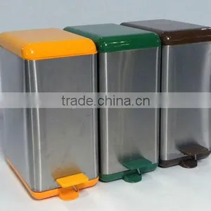 Recycle Bin With Colorful Lid thumbnail-1