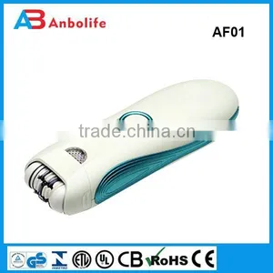 Ladies 3-Blade Close Curve Wet and Dry Shaver thumbnail-1