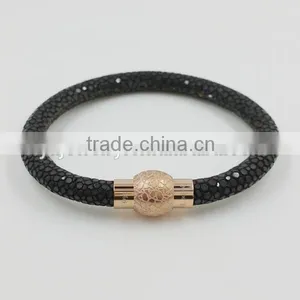 2016 New Arrival High Class Genuine Black Stingray Magnetic Closure Bracelet thumbnail-1