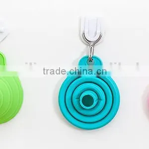 Foldable Silicone Funnel thumbnail-4