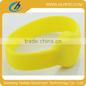 2015 Hot Sell Alien H3 Chip Silicone Rfid Wristband/bracelet/watches for Events thumbnail-3