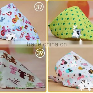 Trangle Cotton Waterproof Baby Bib Wholesale thumbnail-2