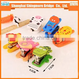 China Supplier Hot Sales Good Quality Cute Carton Wooden Stapler for Student thumbnail-2