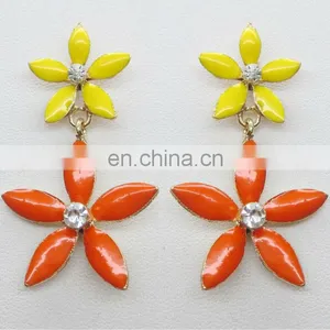 Fashion Women Enamel Petals Flower Korean Style Earring thumbnail-1