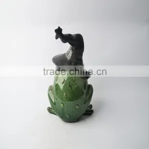 Ceramic Frog With Wizard Hat thumbnail-3