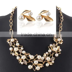 Newest Women Fashionable Pearl Wedding Necklace and Earrings Set Jewelry Set thumbnail-5