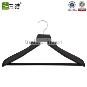 Wood Hanger With Rubber thumbnail-3