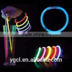 8 Inch Glow Stick Bracelet thumbnail-1