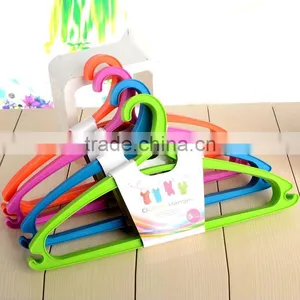 5pcs Plastic Clothes Hanger thumbnail-1