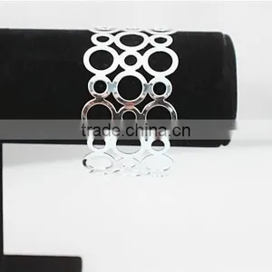 South Korean Round Hollow Women Bangles With Gold Plated thumbnail-6