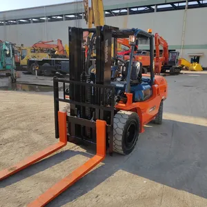 Second Hand Imported Original Toyota FD30TCM Electrical Stacker Truck Komatsu Forklift for Sale thumbnail-2
