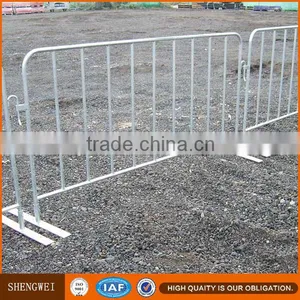 Galvanized Hook and Link Connected Temporary Barrier thumbnail-3