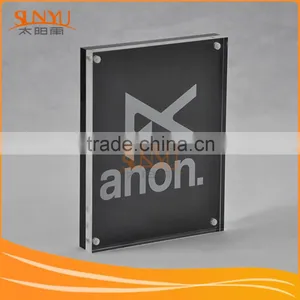 Top Quality Counter-top Magnetic Clear Acrylic Block Photo Frame thumbnail-1