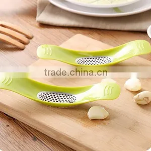 CY178 Novelty Kitchen Garlic Press Garlic Grinder thumbnail-1
