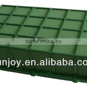 Professional DesignTribute Cage Holder With Floral Foam thumbnail-1