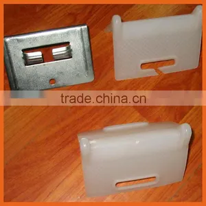 Plastic Corner Guard From China Manufacturer, Prevent Damage to Tightly Strapped Shipments thumbnail-1