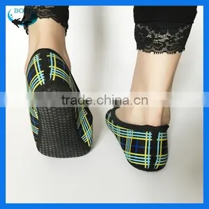 China Custom Waterproof Neoprene Sock Manufacturer thumbnail-2