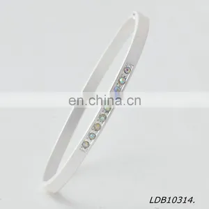Latest Personalized Desion Worn Silver Cuff Metal Crystal Bracelet thumbnail-1