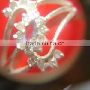 18KWHITE GOLD DIAMOND RING thumbnail-1