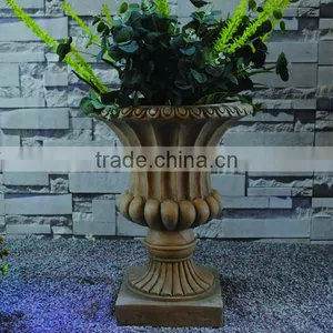 Garden Flower Urn thumbnail-1