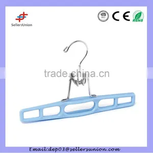 Plastic Hanger thumbnail-1
