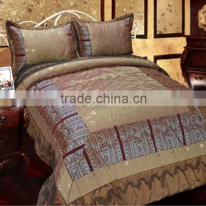 7Pcs Patchwork Polyester Comforter Set thumbnail-1