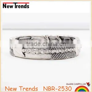 2016 Crystal Alloy Leaf Bangle Metallic Plated Fashion Leaves Rhinestone Bangle thumbnail-3