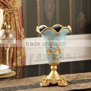 European Style Antique Ceramic Vase thumbnail-2