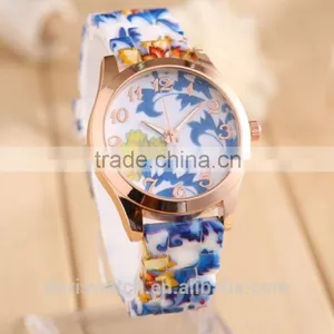 Fashion Quartz Watch Rose Flower Print Silicone Watches Floral Jelly Sports Watches For Women Men Girls Hot Pink Wholesale thumbnail-3