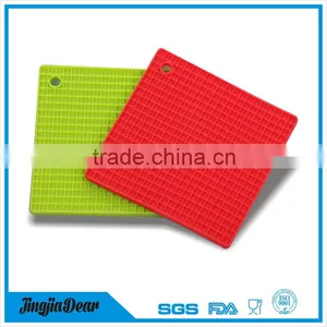Popular and Widely Applicated Silicone Pot Holder for Different Uses thumbnail-4