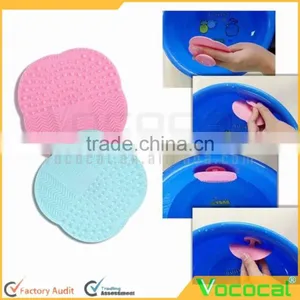 Cosmetic Brush Cleaning Tool Suction Cup Pad Silicone Makeup Brush Cleaner thumbnail-1