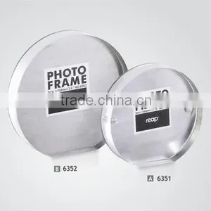 Wholesale Custom Handmade Round Shape Acrylic Photo Frame thumbnail-1