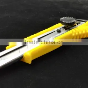 Utility Cutter With a Screw thumbnail-2