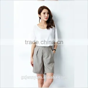 Wholesale Simple Black Cargo Walking Women Bermuda Shorts thumbnail-3