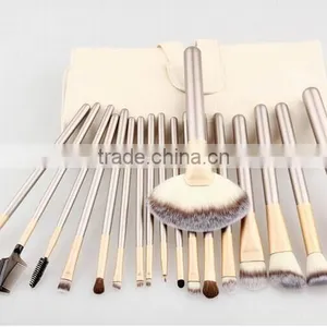 18pcs Face Use Beauty Brush Kit With Nature Long Bamboo Handle thumbnail-1